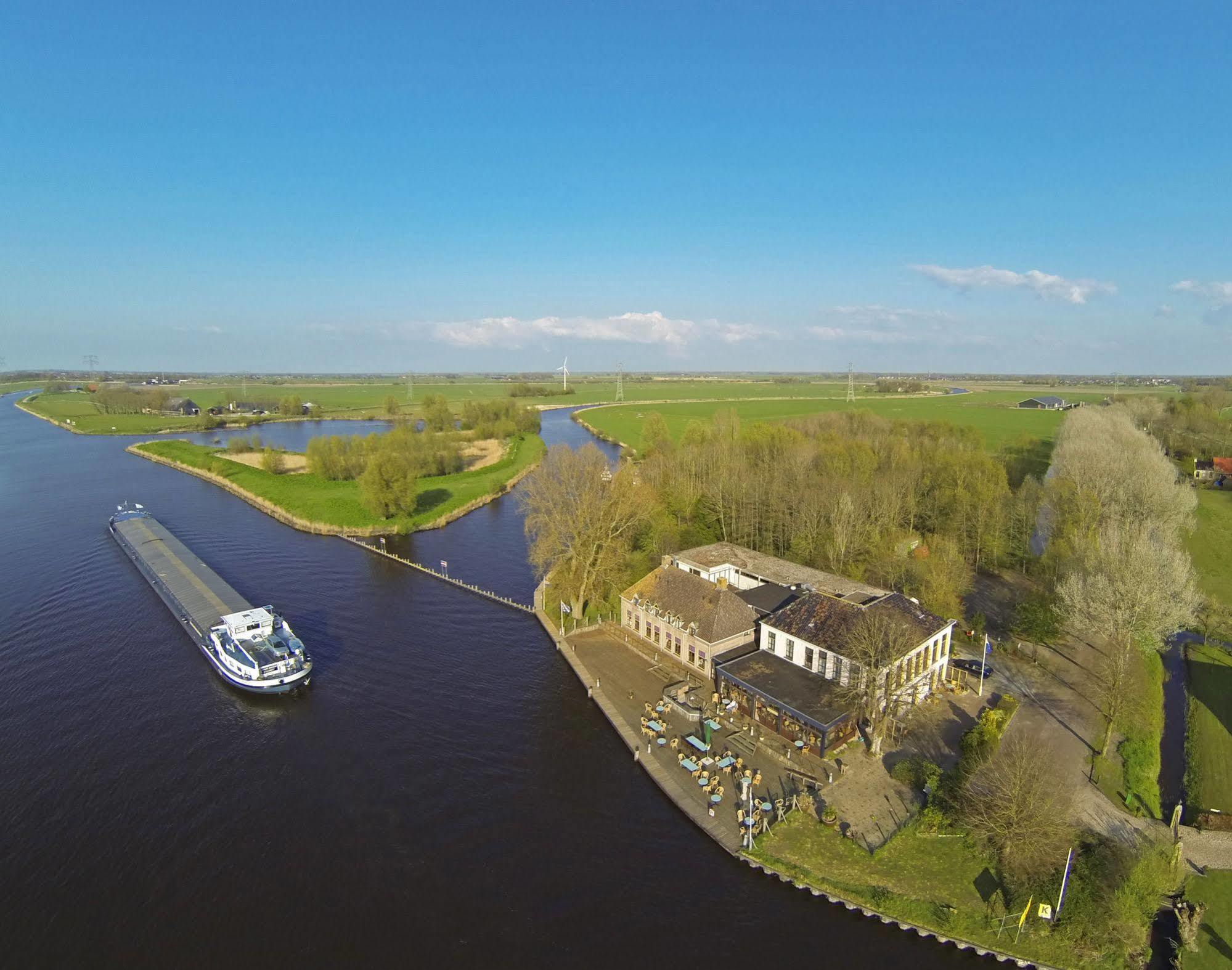 De Oude Schouw Hotel Jirnsum ภายนอก รูปภาพ