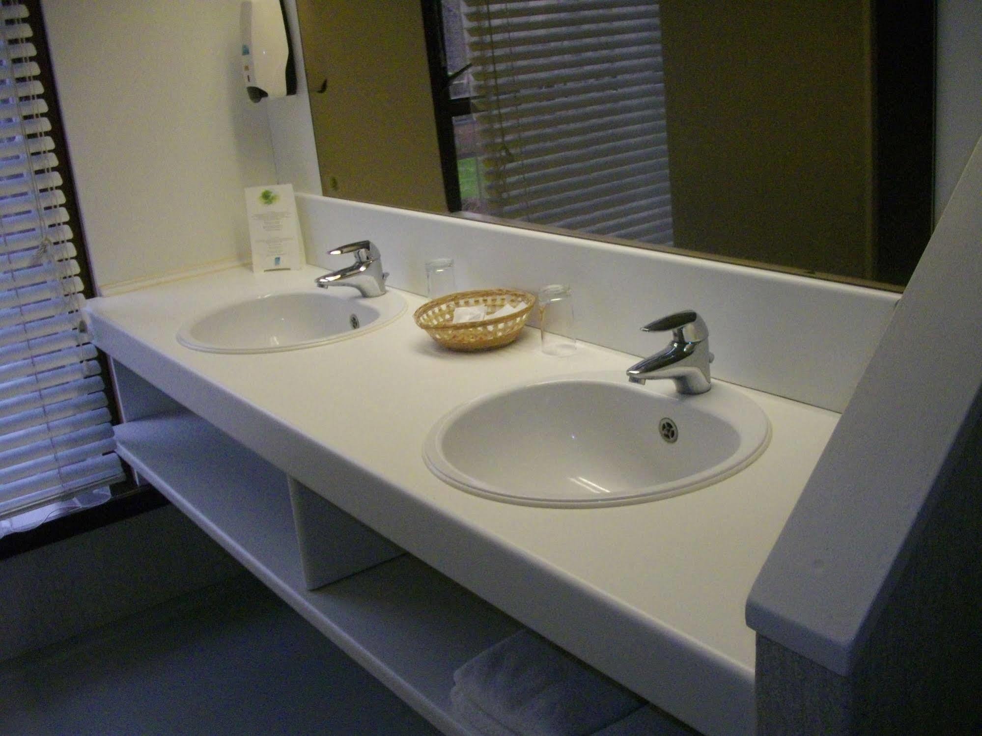 De Oude Schouw Hotel Jirnsum ภายนอก รูปภาพ